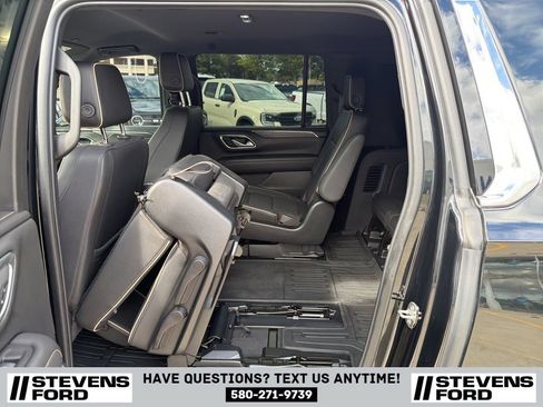 Used 2023 GMC Yukon XL SLT w/ SLT Luxury Package AWD/4WD image 32