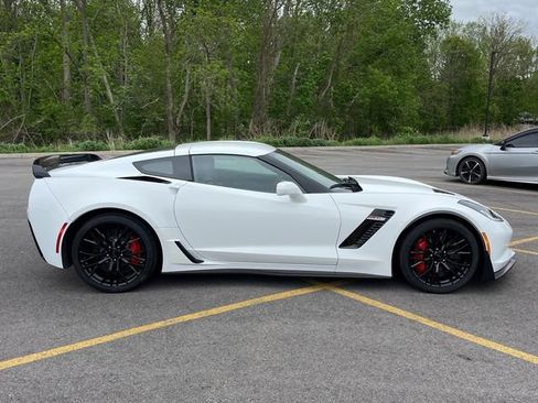 Used 2018 Chevrolet Corvette Z06 RWD image 8