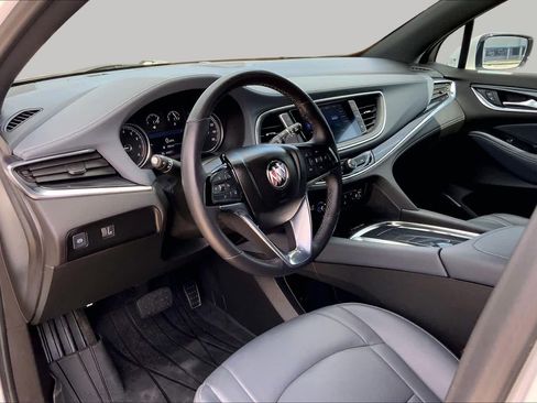 Used 2022 Buick Enclave Essence w/ Sport Touring Edition FWD image 17
