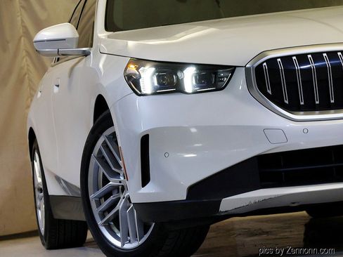 Used 2024 BMW 530i xDrive image 4