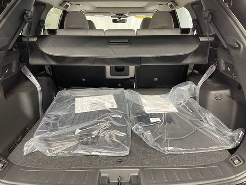 New 2025 Mitsubishi Outlander SE image 34