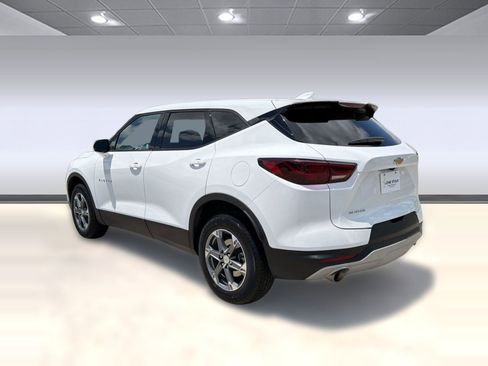 Certified 2025 Chevrolet Blazer LT FWD image 3