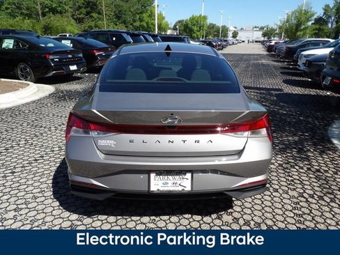 Certified 2023 Hyundai Elantra SEL w/ Convenience Package FWD image 9