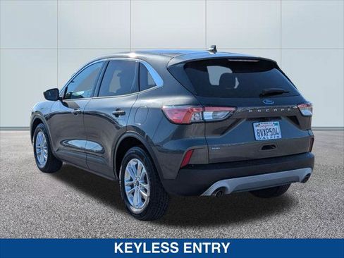 Used 2020 Ford Escape SE FWD image 3