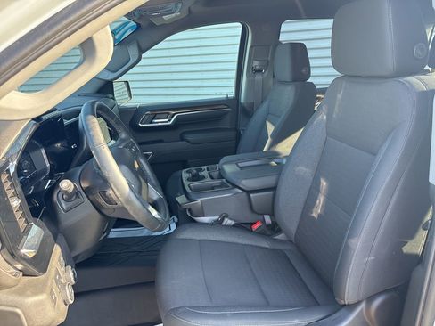 Used 2024 Chevrolet Silverado 1500 LT image 23