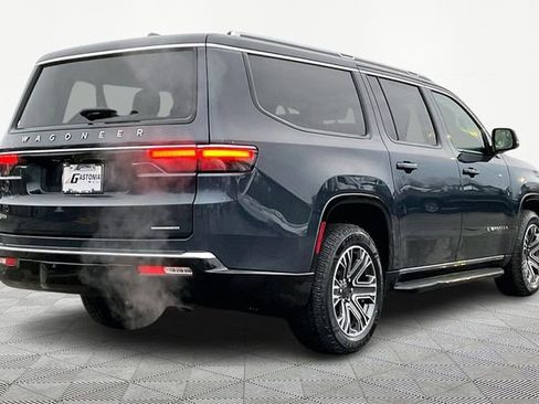 Used 2024 Jeep Wagoneer L Series II w/ Flexible Seating Group image 5