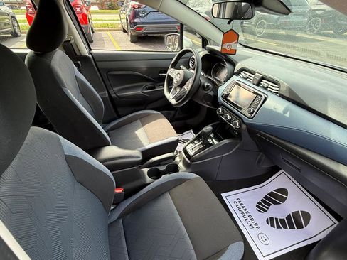 Used 2025 Nissan Versa SV image 11