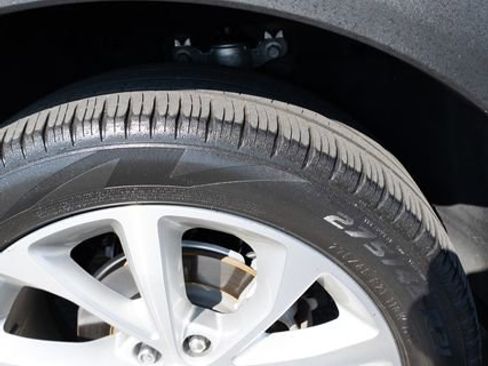 Used 2023 Ford Explorer Platinum w/ Technology Package image 38