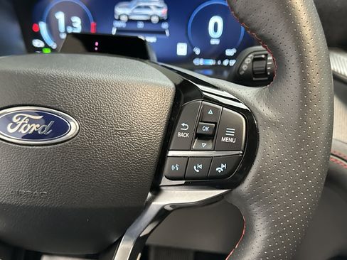 Used 2025 Ford Explorer ST-Line w/ ST-Line Street Pack AWD/4WD image 32