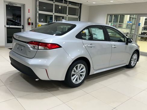 New 2026 Toyota Corolla LE w/ LE Premium Package FWD image 5