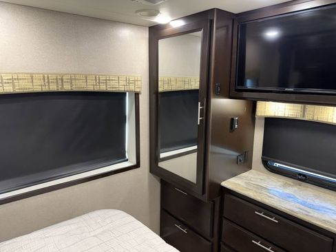 Used 2018 RAM 5500 SLT w/ Quick Order Package 29G SLT image 83