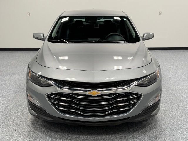 Used 2025 Chevrolet Malibu LT FWD image 3
