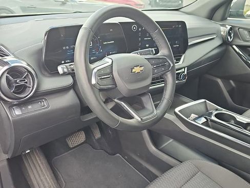 Used 2025 Chevrolet Equinox LT image 11