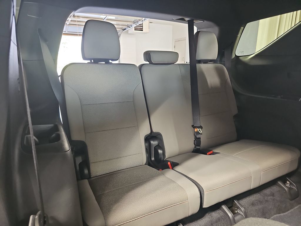 Used 2025 Chevrolet Traverse LT FWD image 15