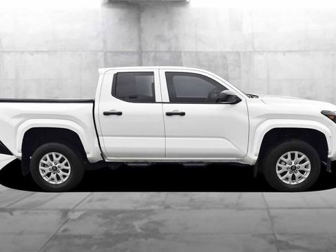 Used 2025 Toyota Tacoma SR AWD/4WD image 5