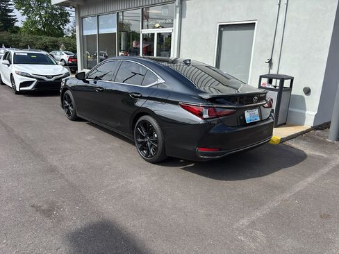Used 2025 Lexus ES 300h F Sport w/ Accessory Package (Z1) FWD image 3
