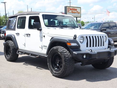 Used 2018 Jeep Wrangler Unlimited Sport AWD/4WD image 5