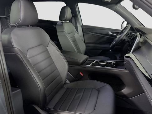 New 2026 Volkswagen Atlas Cross Sport SEL image 30