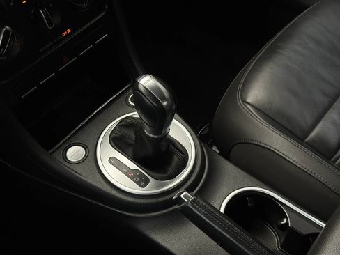 Used 2012 Volkswagen Beetle Turbo FWD image 35