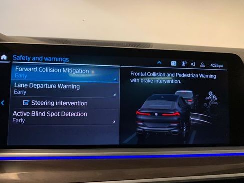 Used 2022 BMW X6 xDrive40i w/ M Sport Package image 21