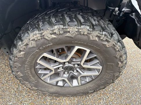 Used 2024 Jeep Wrangler Unlimited Sahara w/ Safety Group AWD/4WD image 12