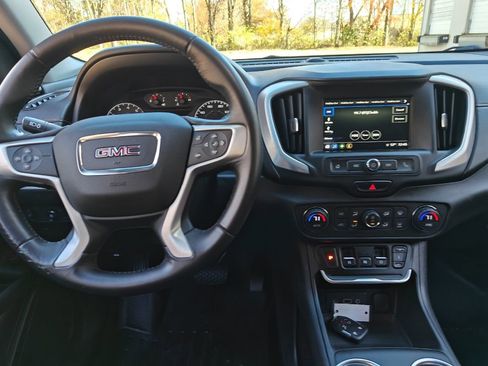 Used 2018 GMC Terrain SLE w/ Driver Convenience Package image 9
