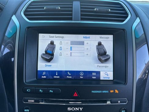 Used 2016 Ford Explorer Platinum image 47