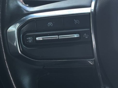 Used 2024 GMC Canyon Elevation w/ Convenience Package image 11