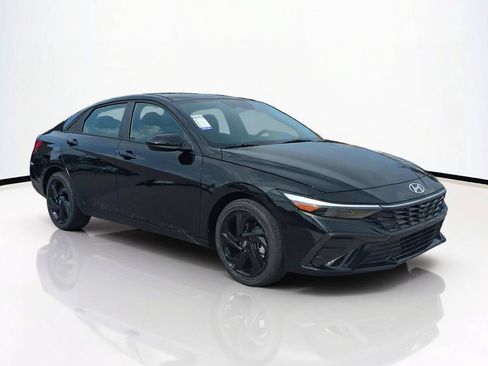 New 2026 Hyundai Elantra SEL Sport FWD image 2