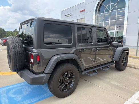 Used 2023 Jeep Wrangler Unlimited Sport AWD/4WD image 3