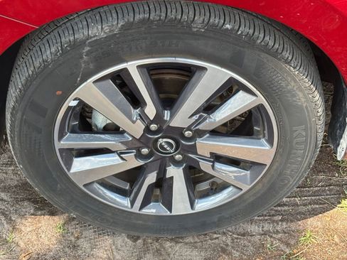 Used 2025 Nissan Versa SV FWD image 30