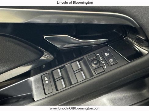 Used 2023 Land Rover Range Rover Evoque R-Dynamic S AWD/4WD image 28