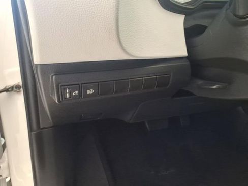 Used 2024 Toyota Corolla SE FWD image 4