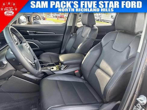 Used 2025 Kia Telluride S FWD image 20