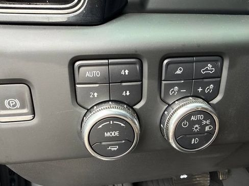 Used 2024 GMC Sierra 1500 AT4 w/ AT4 Premium Package AWD/4WD image 21