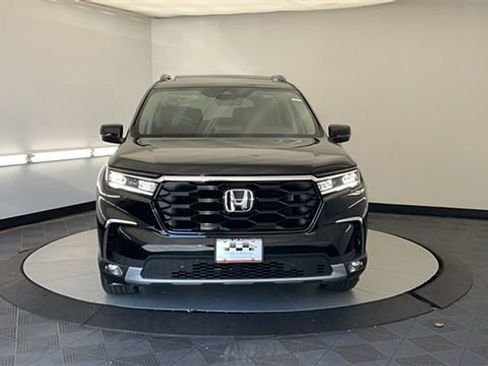 New 2025 Honda Pilot Touring image 6