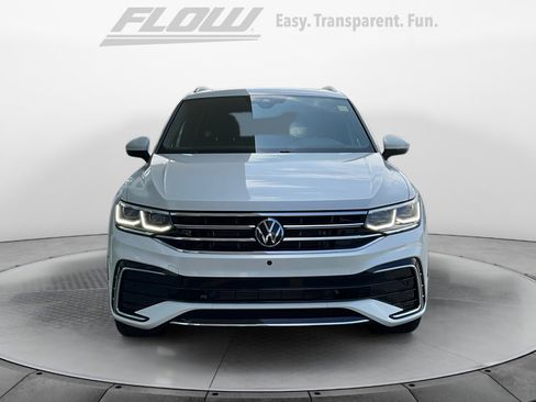 Used 2022 Volkswagen Tiguan SEL R-Line AWD/4WD image 3