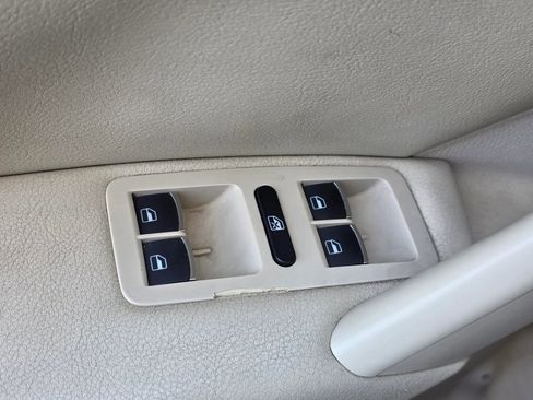 Used 2014 Volkswagen Passat 1.8T SE image 25