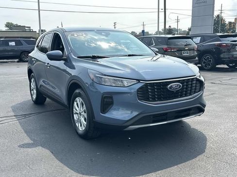 Used 2024 Ford Escape Active w/ Tech Pack #2 AWD/4WD image 2