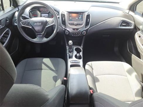 Used 2017 Chevrolet Cruze LT w/ Convenience Package image 18