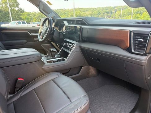 Certified 2025 GMC Sierra 1500 Denali AWD/4WD image 32