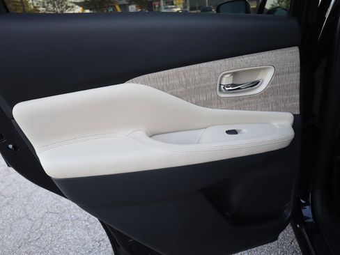 Certified 2024 Nissan Murano SV image 32