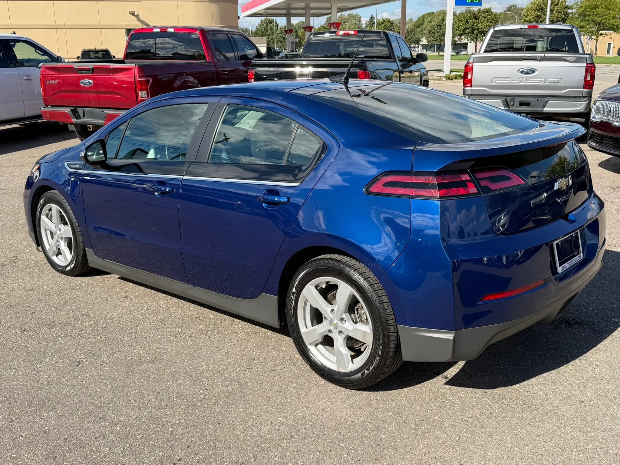 Used 2013 Chevrolet Volt w/ Comfort Package FWD image 3