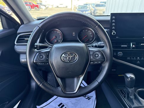 Used 2022 Toyota Camry XSE image 14