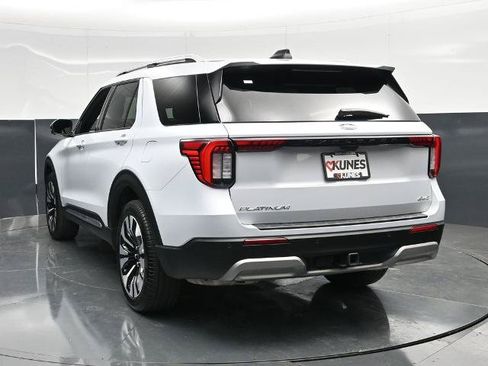 Certified 2025 Ford Explorer Platinum w/ LUX Leather Package AWD/4WD image 8