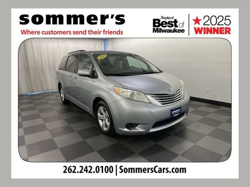 Used 2015 Toyota Sienna LE FWD image 1