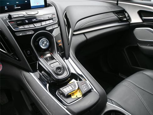 Certified 2025 Acura RDX SH-AWD w/ Technology Package image 4