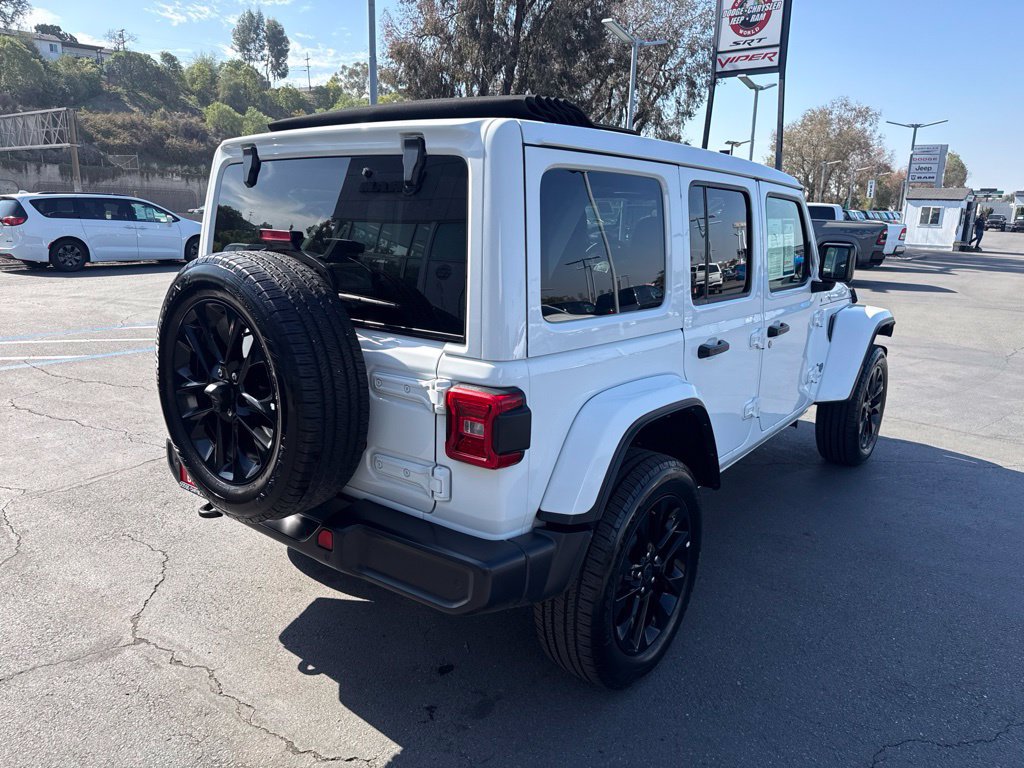 Certified 2025 Jeep Wrangler Unlimited Sahara w/ Safety Group AWD/4WD image 9