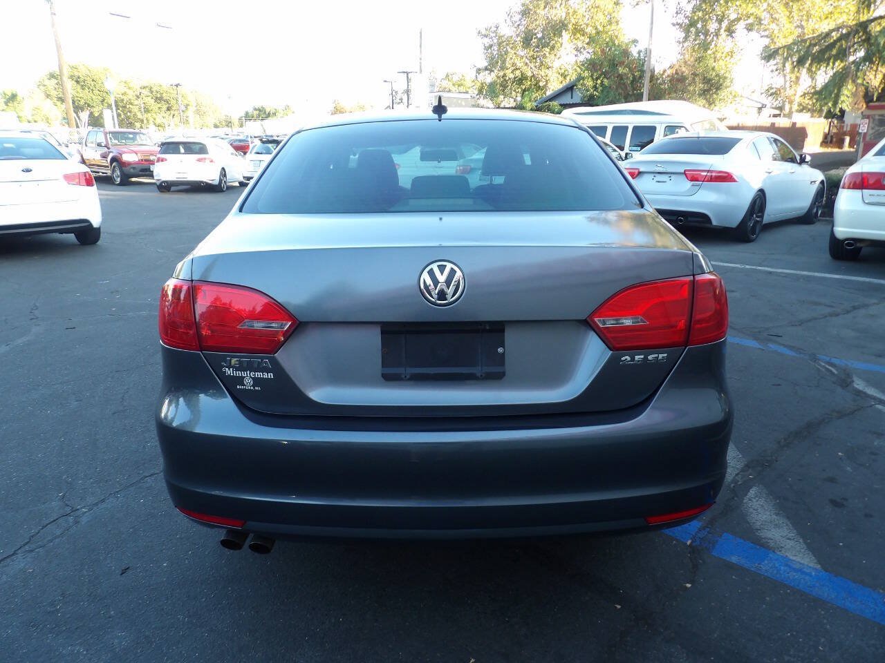 Used 2011 Volkswagen Jetta SE FWD image 10