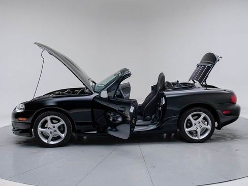 Used 2003 MAZDA MX-5 Miata image 18